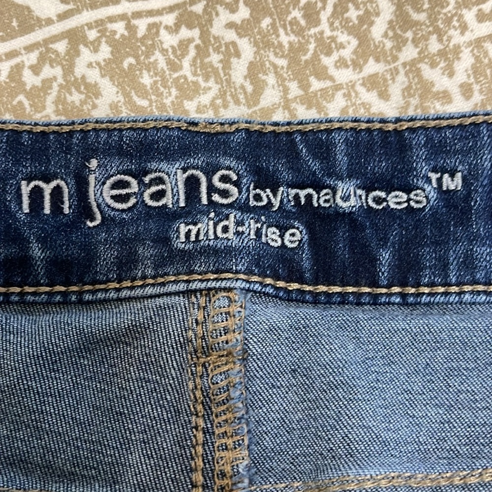 Maurice, Mid Rise Crops, Size 16 - Picture 3 of 5
